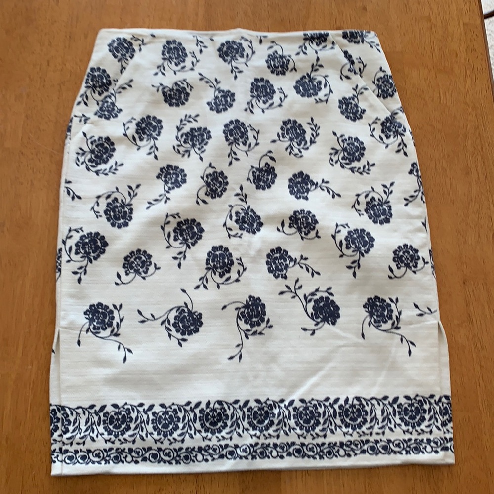 LOFT Navy & White Floral Skirt